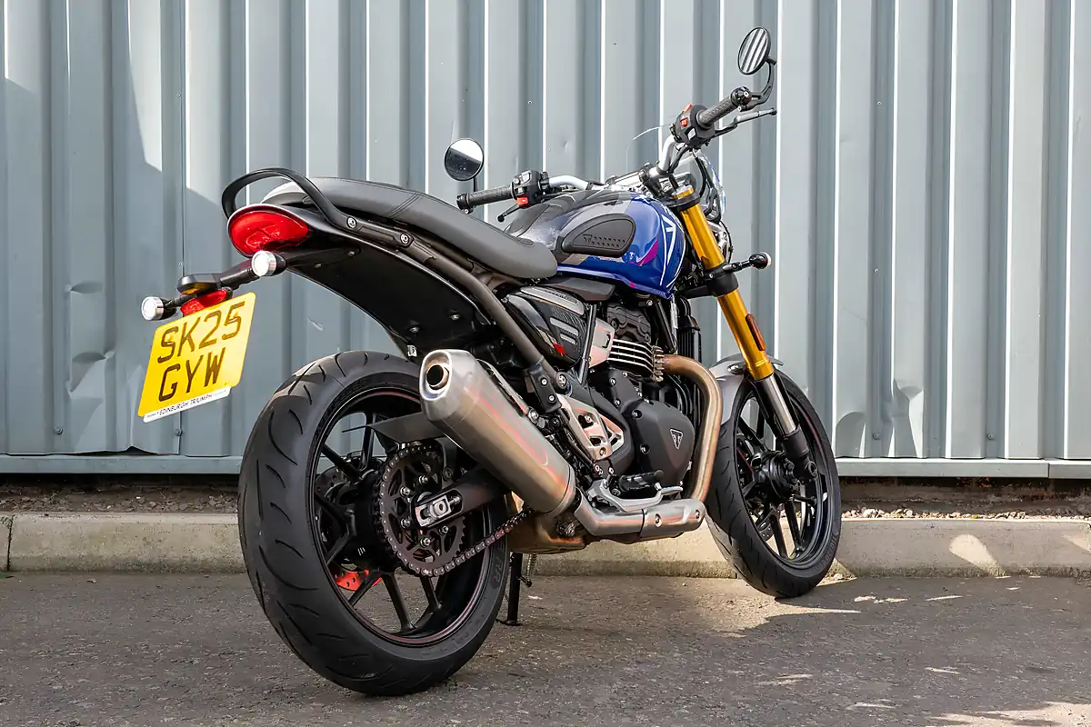 Used 2025 Triumph Speed 400 Caspian Blue / Storm Grey - Interior and Exterior details 8