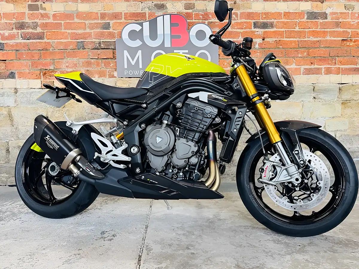 Used 2025 Triumph Speed Triple 1200 Rx Yellow - Front View
