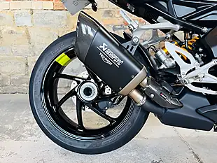 Used 2025 Triumph Speed Triple 1200 Rx Yellow - Interior and Exterior details 10