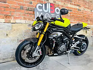 Used 2025 Triumph Speed Triple 1200 Rx Yellow - Interior and Exterior details 12