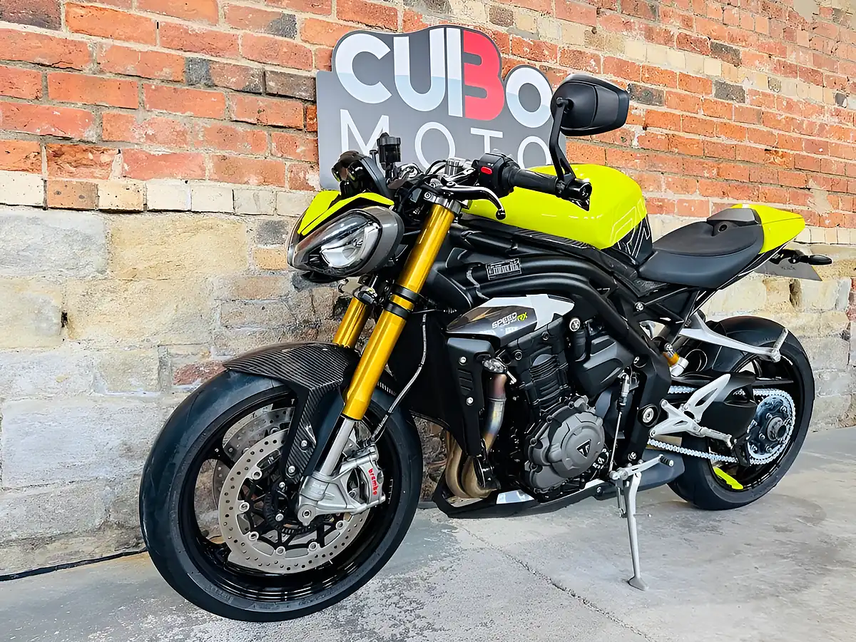 Used 2025 Triumph Speed Triple 1200 Rx Yellow - Interior and Exterior details 12
