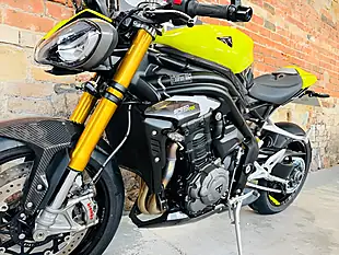 Used 2025 Triumph Speed Triple 1200 Rx Yellow - Interior and Exterior details 15