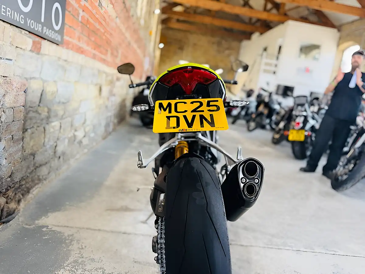 Used 2025 Triumph Speed Triple 1200 Rx Yellow - Interior and Exterior details 18