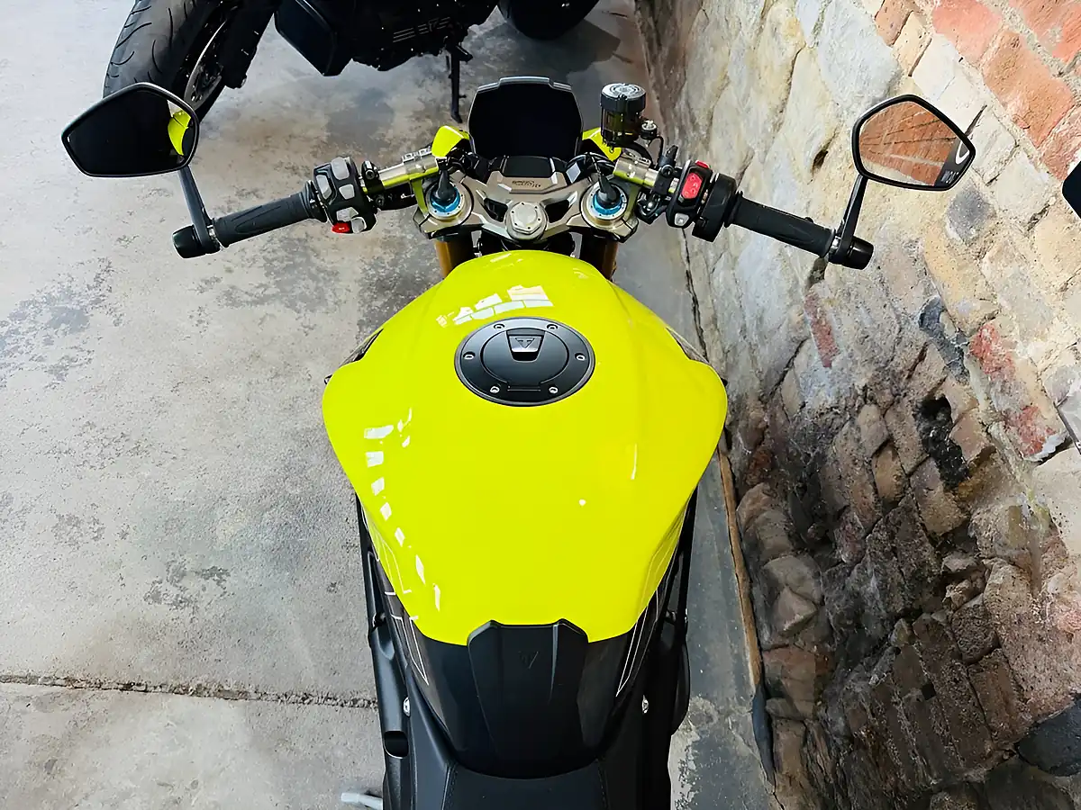 Used 2025 Triumph Speed Triple 1200 Rx Yellow - Interior and Exterior details 20