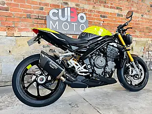 Used 2025 Triumph Speed Triple 1200 Rx Yellow - Interior and Exterior details 4