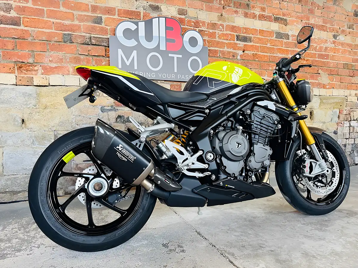Used 2025 Triumph Speed Triple 1200 Rx Yellow - Interior and Exterior details 4