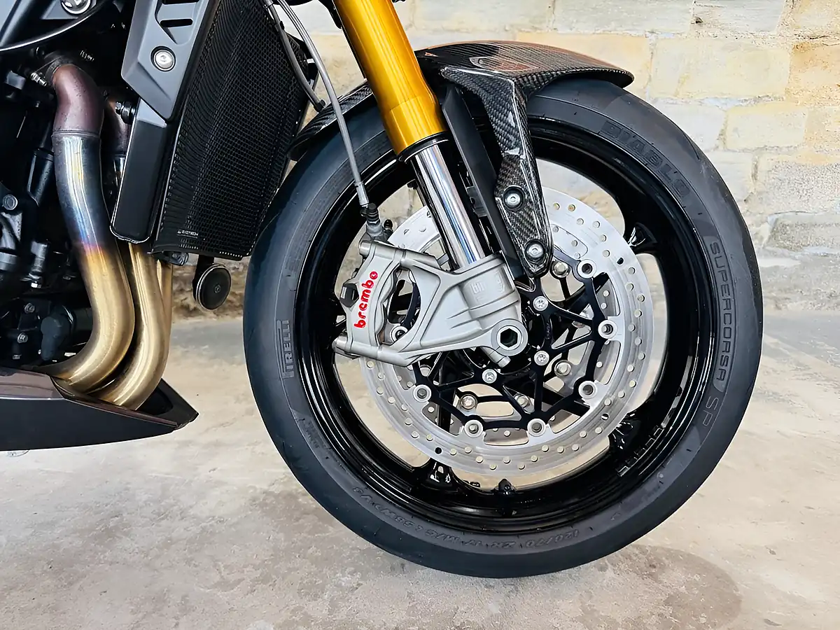 Used 2025 Triumph Speed Triple 1200 Rx Yellow - Interior and Exterior details 5