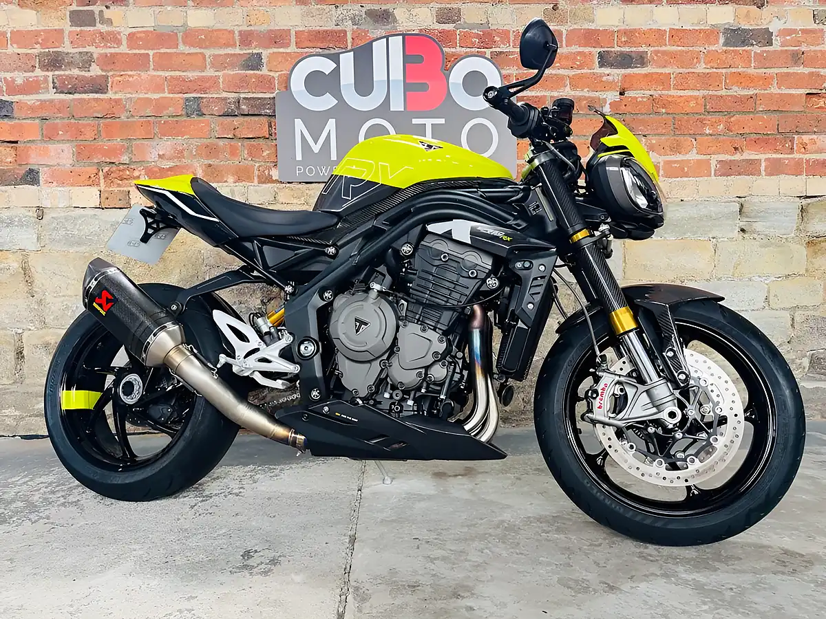 Used 2025 Triumph Speed Triple 1200 Rx Yellow - Front View