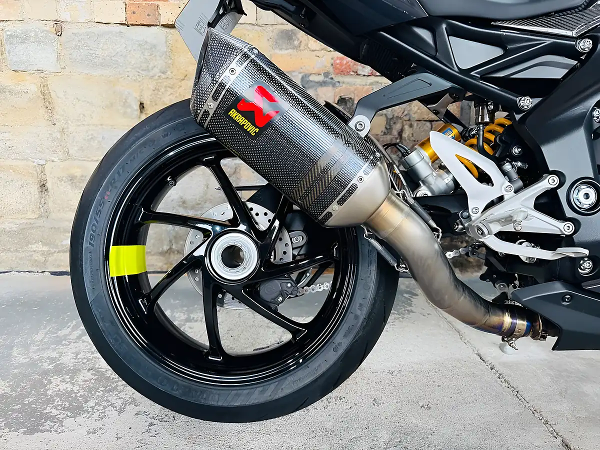Used 2025 Triumph Speed Triple 1200 Rx Yellow - Interior and Exterior details 10
