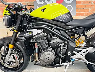 Used 2025 Triumph Speed Triple 1200 Rx Yellow - Interior and Exterior details 16
