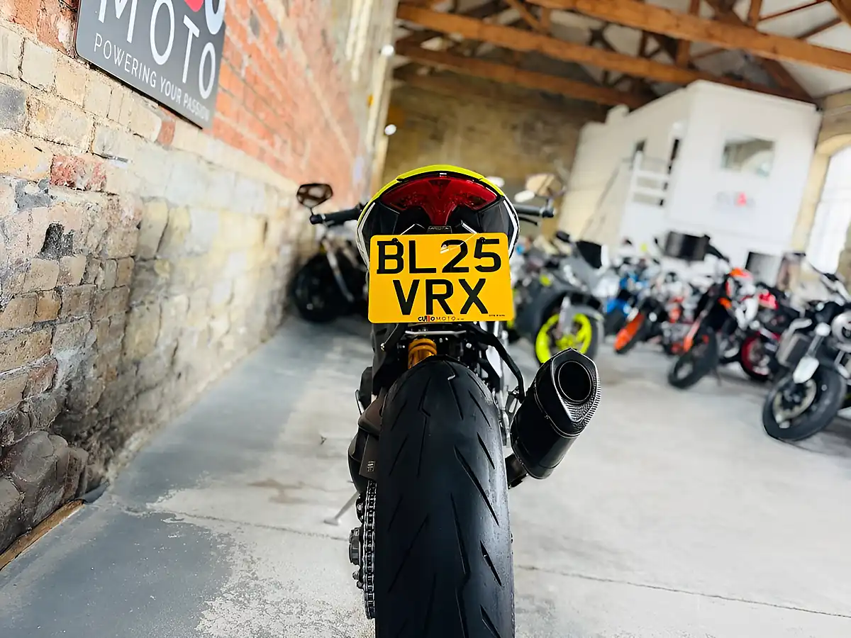 Used 2025 Triumph Speed Triple 1200 Rx Yellow - Interior and Exterior details 18