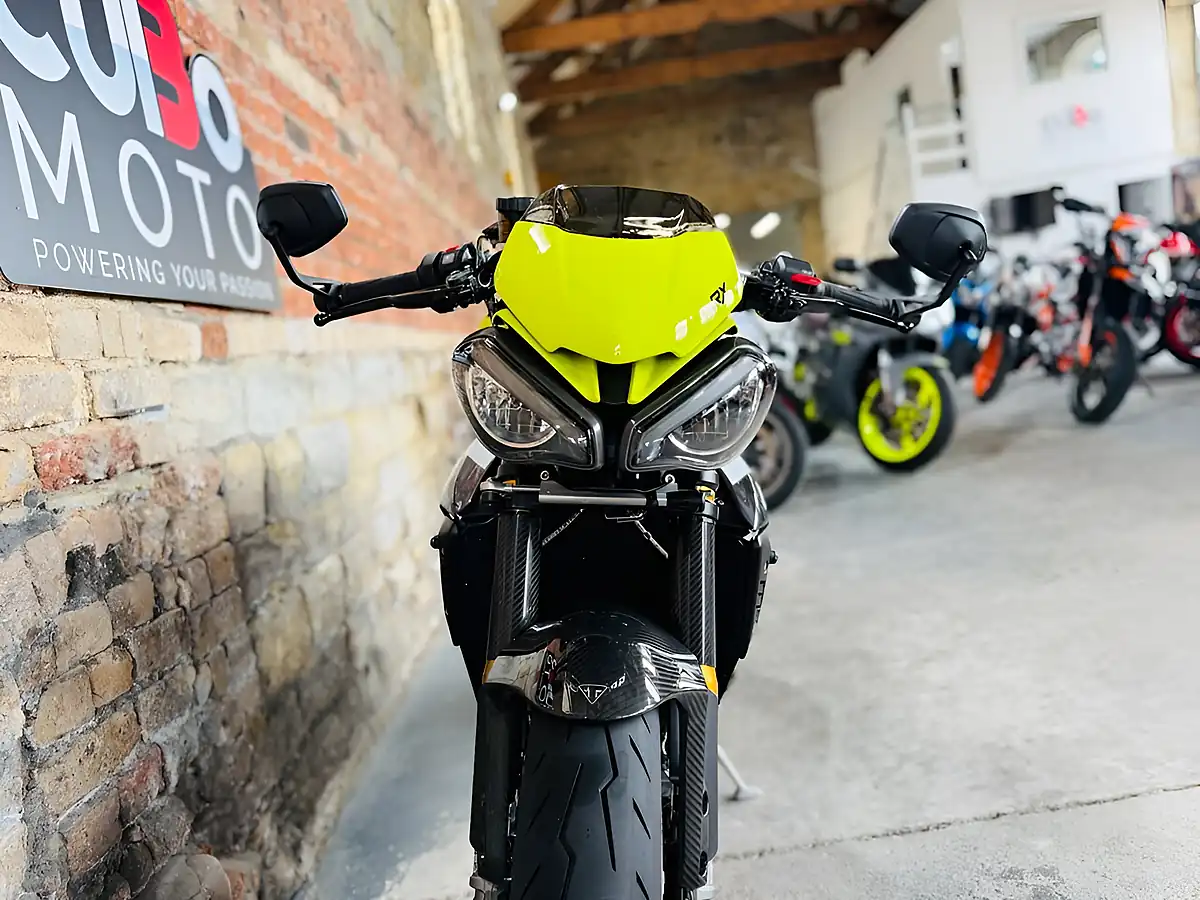 Used 2025 Triumph Speed Triple 1200 Rx Yellow - Interior and Exterior details 19