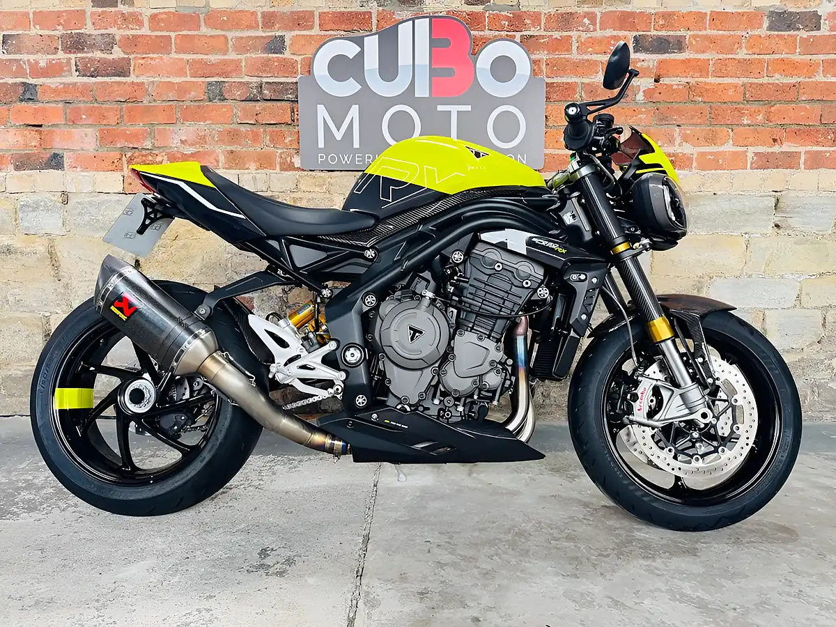 Used 2025 Triumph Speed Triple 1200 Rx Yellow - Interior and Exterior details 2