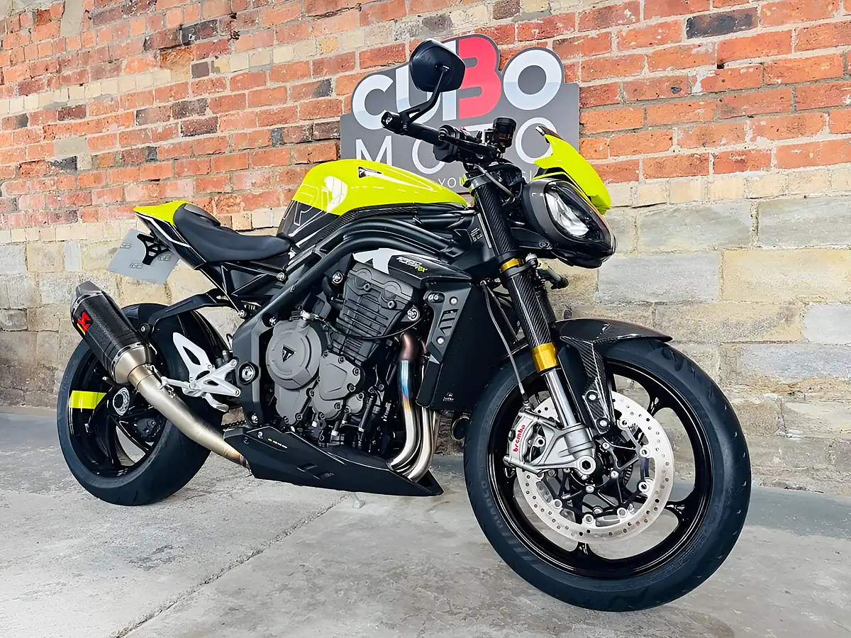 Used 2025 Triumph Speed Triple 1200 Rx Yellow - Interior and Exterior details 3