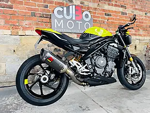 Used 2025 Triumph Speed Triple 1200 Rx Yellow - Interior and Exterior details 4