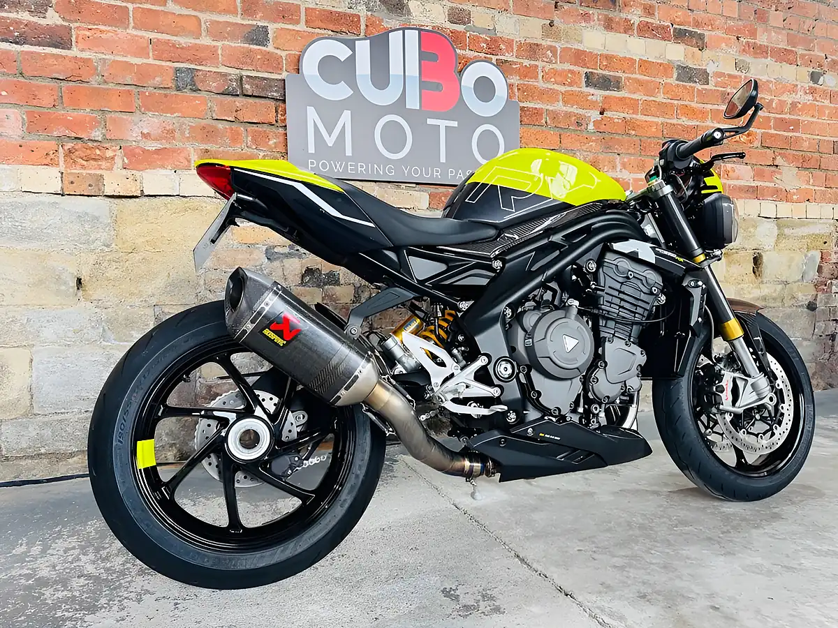 Used 2025 Triumph Speed Triple 1200 Rx Yellow - Interior and Exterior details 4