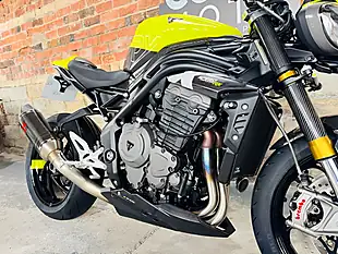 Used 2025 Triumph Speed Triple 1200 Rx Yellow - Interior and Exterior details 6
