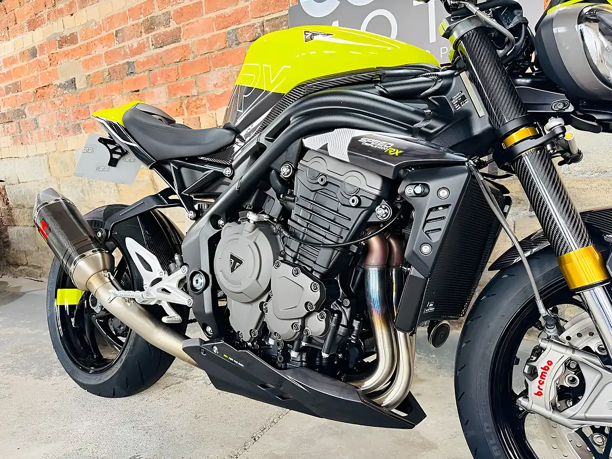 Used 2025 Triumph Speed Triple 1200 Rx Yellow - Interior and Exterior details 6