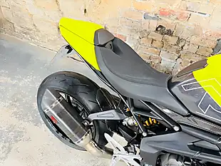 Used 2025 Triumph Speed Triple 1200 Rx Yellow - Interior and Exterior details 9