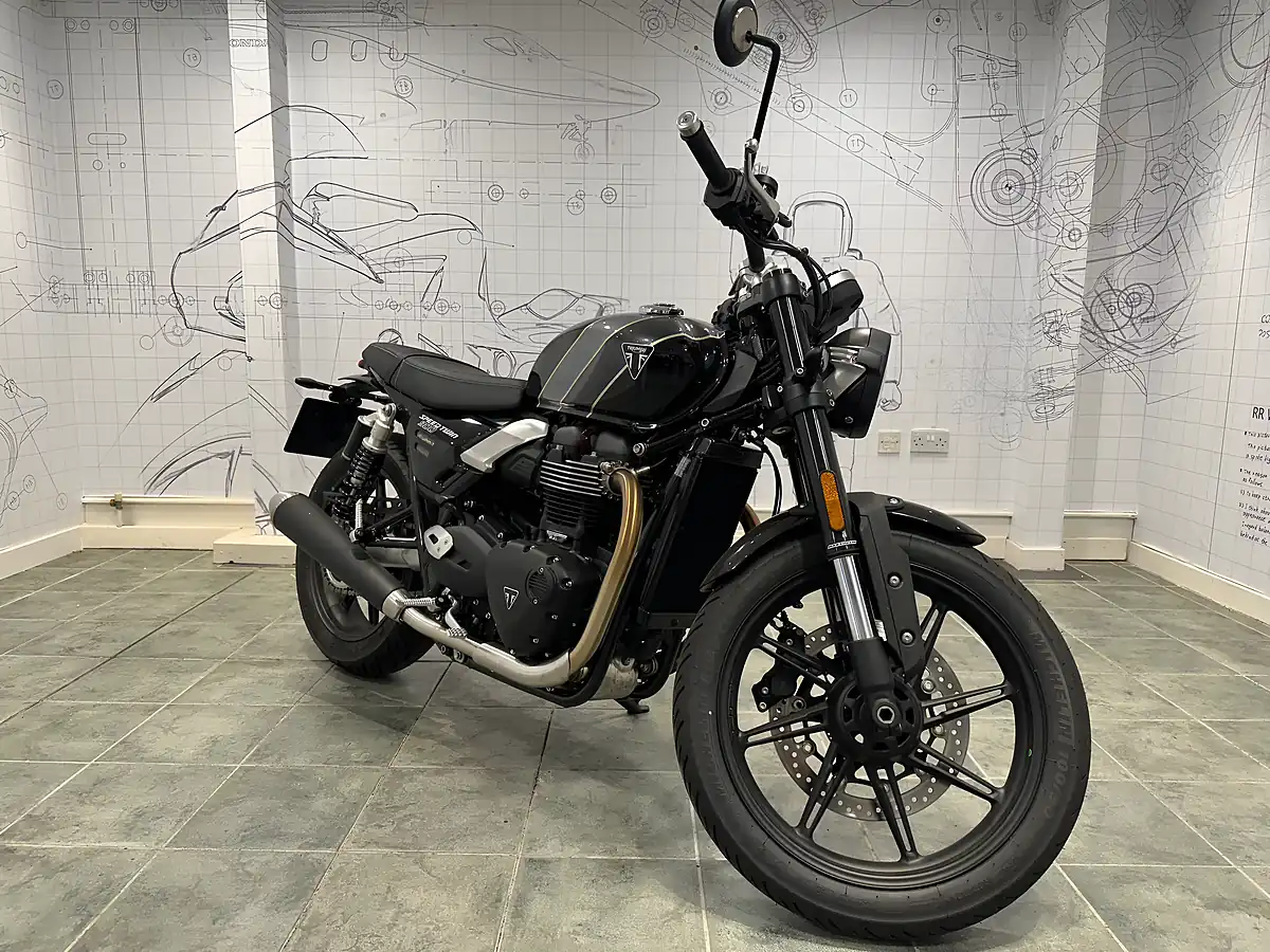 Used 2025 Triumph Speed Twin 900 Black - Front View