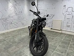 Used 2025 Triumph Speed Twin 900 Black - Interior and Exterior details 6