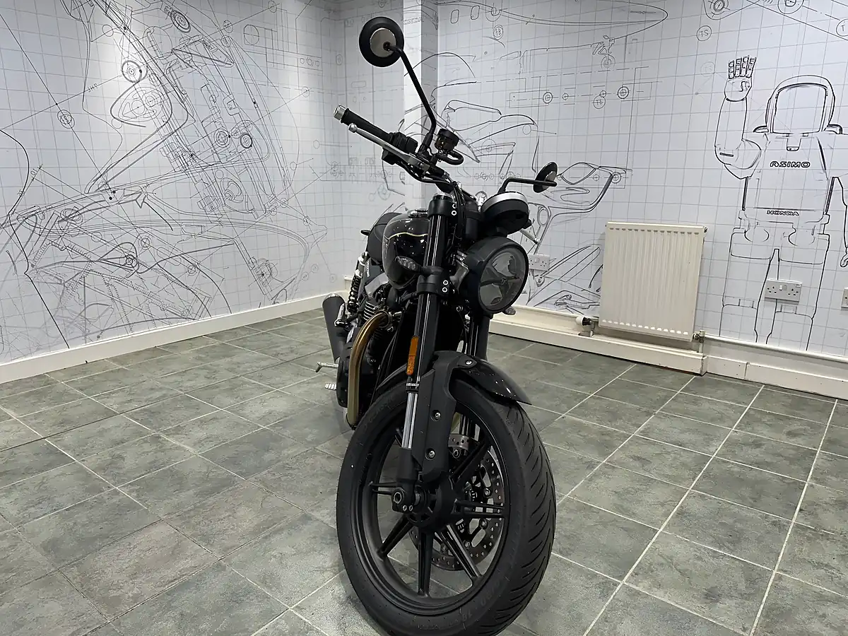 Used 2025 Triumph Speed Twin 900 Black - Interior and Exterior details 6