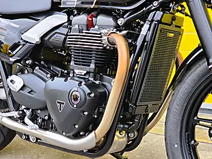Used 2025 Triumph Speed Twin Black - Interior and Exterior details 10