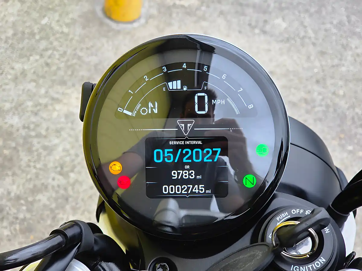 Used 2025 Triumph Speed Twin Black - Interior and Exterior details 12