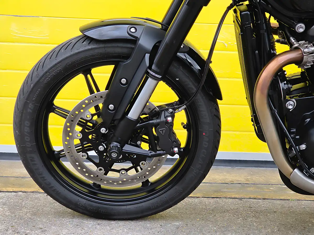 Used 2025 Triumph Speed Twin Black - Interior and Exterior details 14