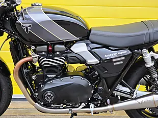 Used 2025 Triumph Speed Twin Black - Interior and Exterior details 15