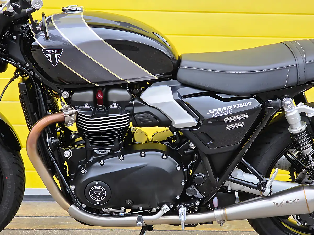 Used 2025 Triumph Speed Twin Black - Interior and Exterior details 15