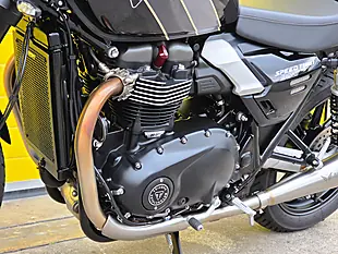 Used 2025 Triumph Speed Twin Black - Interior and Exterior details 16