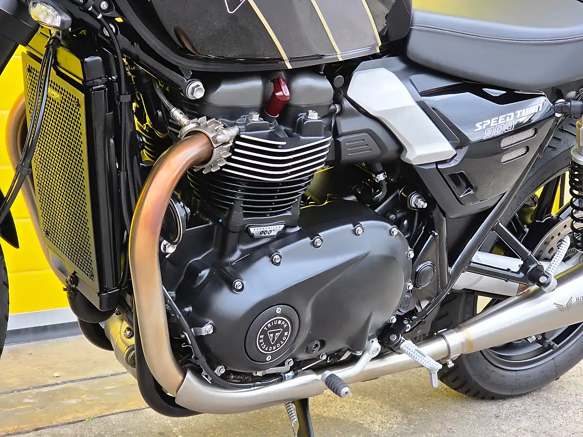 Used 2025 Triumph Speed Twin Black - Interior and Exterior details 16