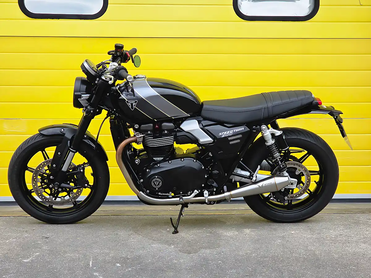 Used 2025 Triumph Speed Twin Black - Interior and Exterior details 4