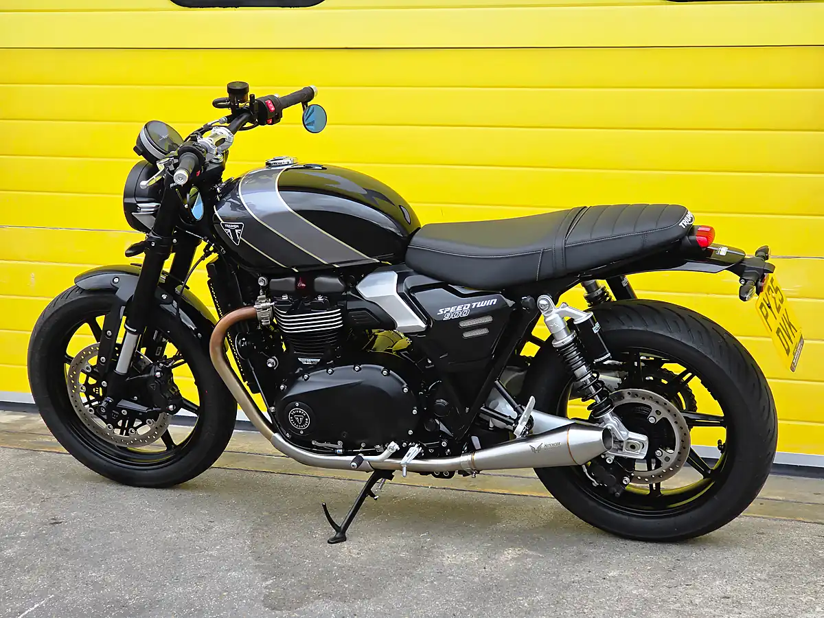 Used 2025 Triumph Speed Twin Black - Interior and Exterior details 5