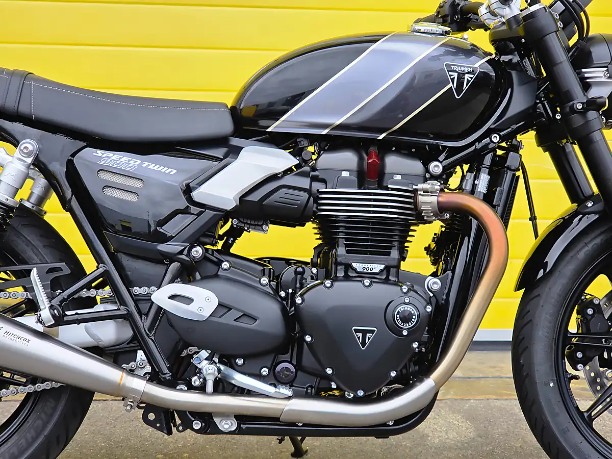 Used 2025 Triumph Speed Twin Black - Interior and Exterior details 7