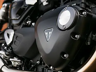 Used 2025 Triumph Speed Twin Crystal White / Sapphire Black - Interior and Exterior details 10