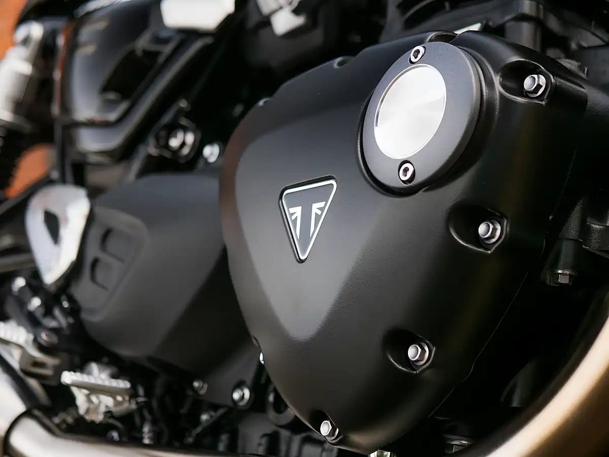 Used 2025 Triumph Speed Twin Crystal White / Sapphire Black - Interior and Exterior details 10