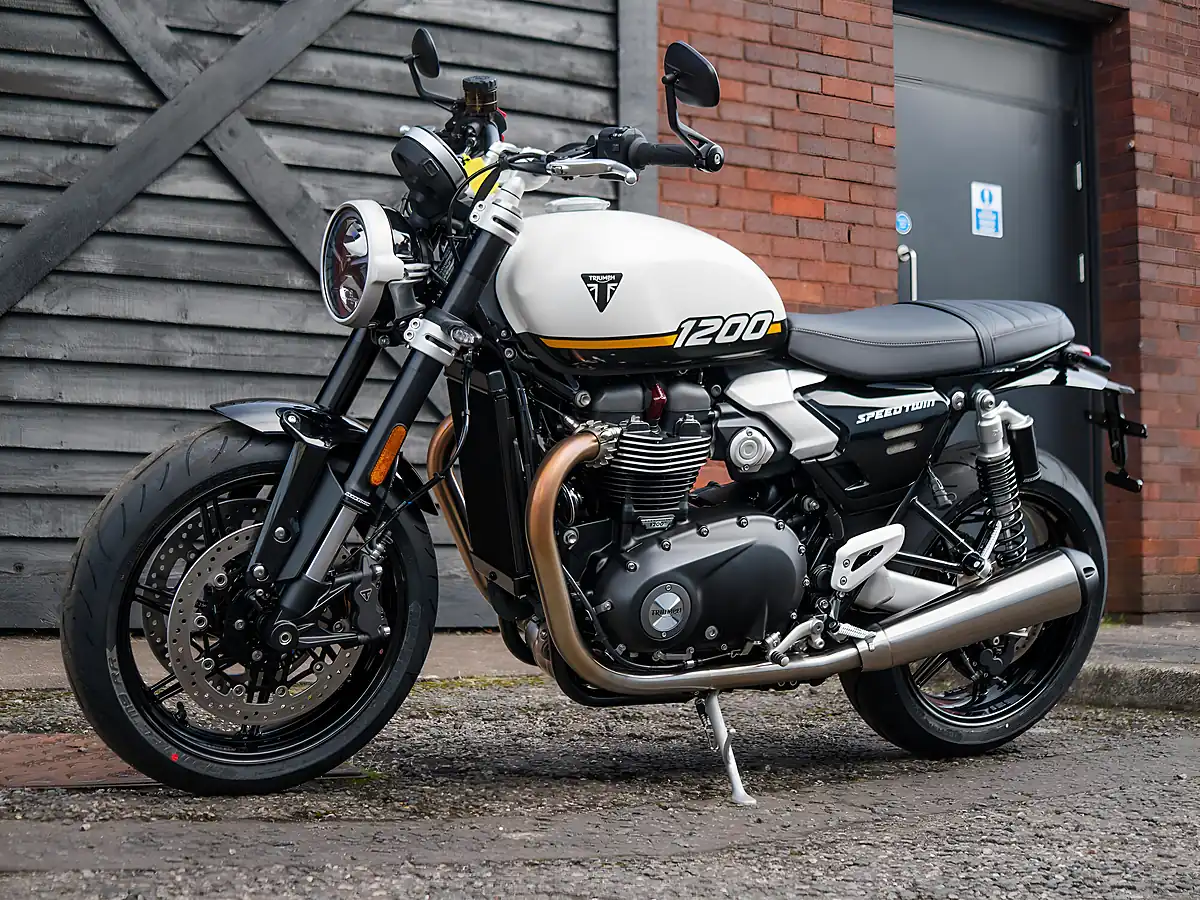 Used 2025 Triumph Speed Twin Crystal White / Sapphire Black - Interior and Exterior details 16