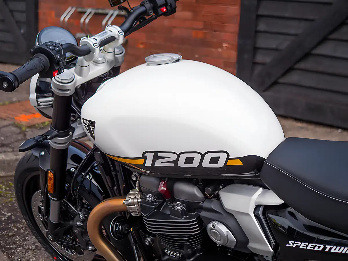 Used 2025 Triumph Speed Twin Crystal White / Sapphire Black - Interior and Exterior details 17