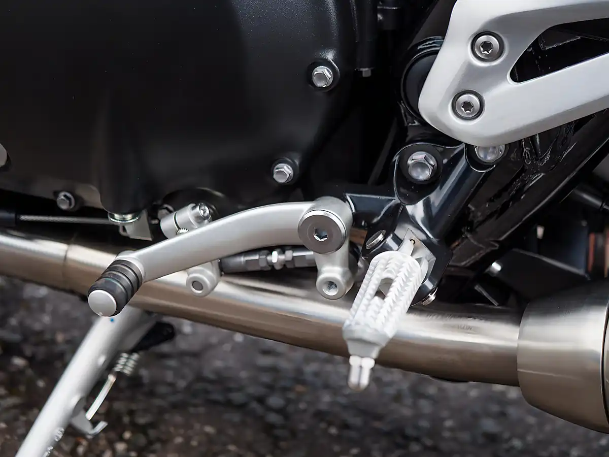 Used 2025 Triumph Speed Twin Crystal White / Sapphire Black - Interior and Exterior details 18