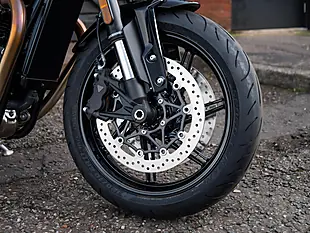 Used 2025 Triumph Speed Twin Crystal White / Sapphire Black - Interior and Exterior details 3