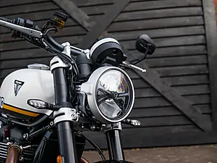 Used 2025 Triumph Speed Twin Crystal White / Sapphire Black - Interior and Exterior details 5