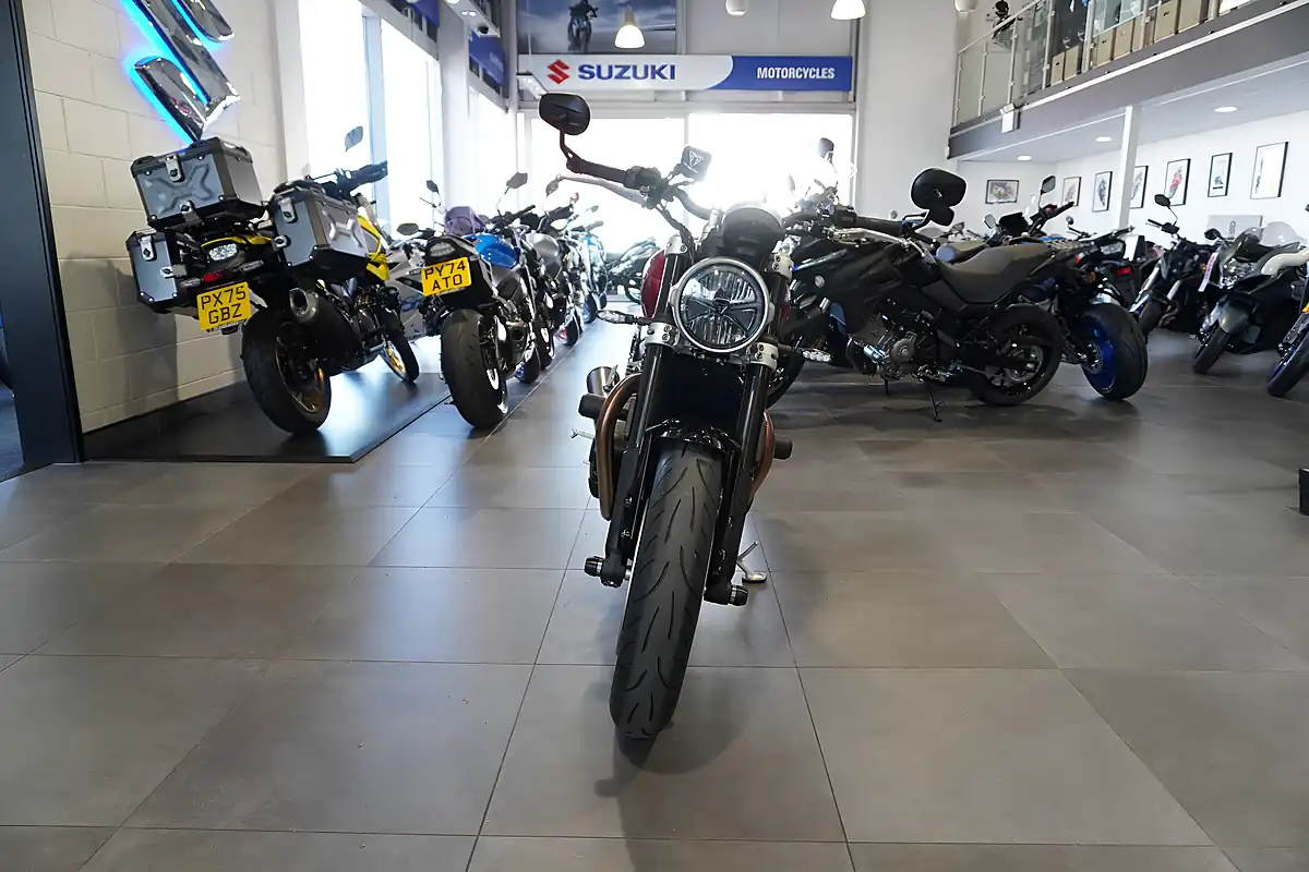 Used 2025 Triumph Speed Twin Red Metallic - Interior and Exterior details 3