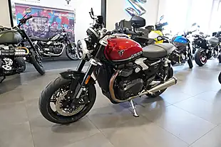 Used 2025 Triumph Speed Twin Red Metallic - Interior and Exterior details 6