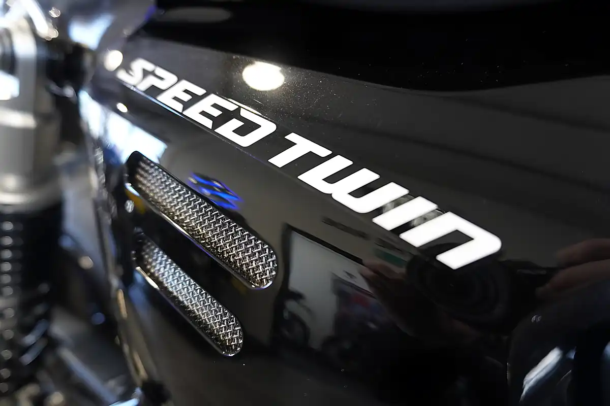 Used 2025 Triumph Speed Twin Red Metallic - Interior and Exterior details 8