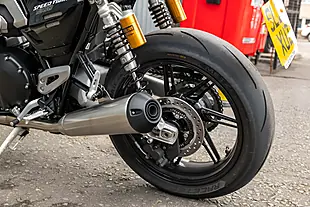 Used 2025 Triumph Speed Twin RS Baja Orange / Sapphire Black - Interior and Exterior details 10