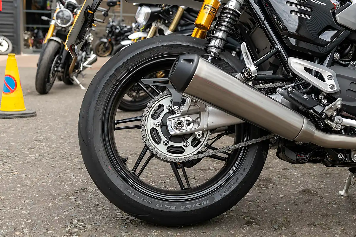 Used 2025 Triumph Speed Twin RS Baja Orange / Sapphire Black - Interior and Exterior details 12
