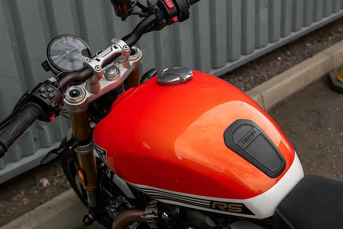 Used 2025 Triumph Speed Twin RS Baja Orange / Sapphire Black - Interior and Exterior details 14