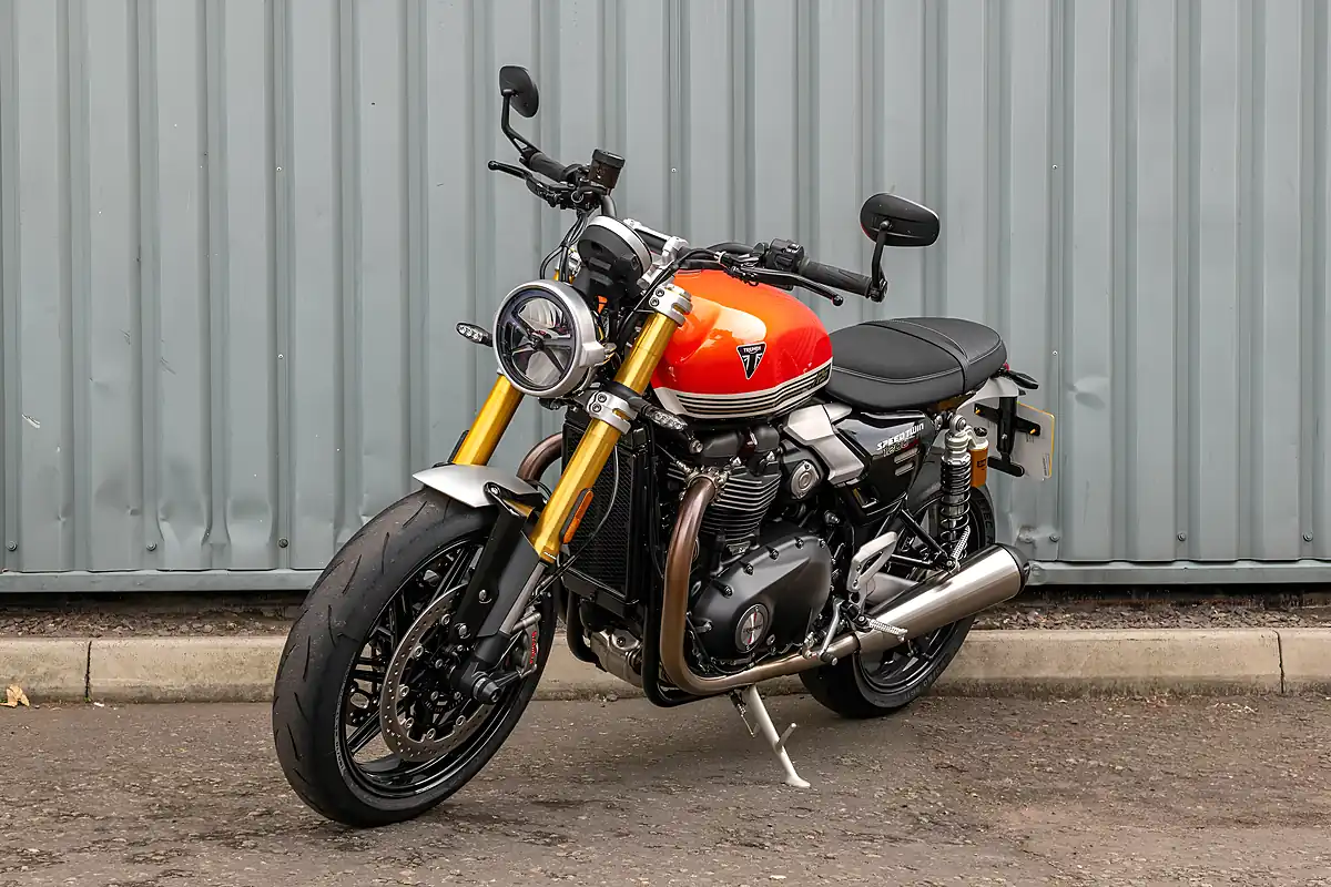 Used 2025 Triumph Speed Twin RS Baja Orange / Sapphire Black - Interior and Exterior details 4